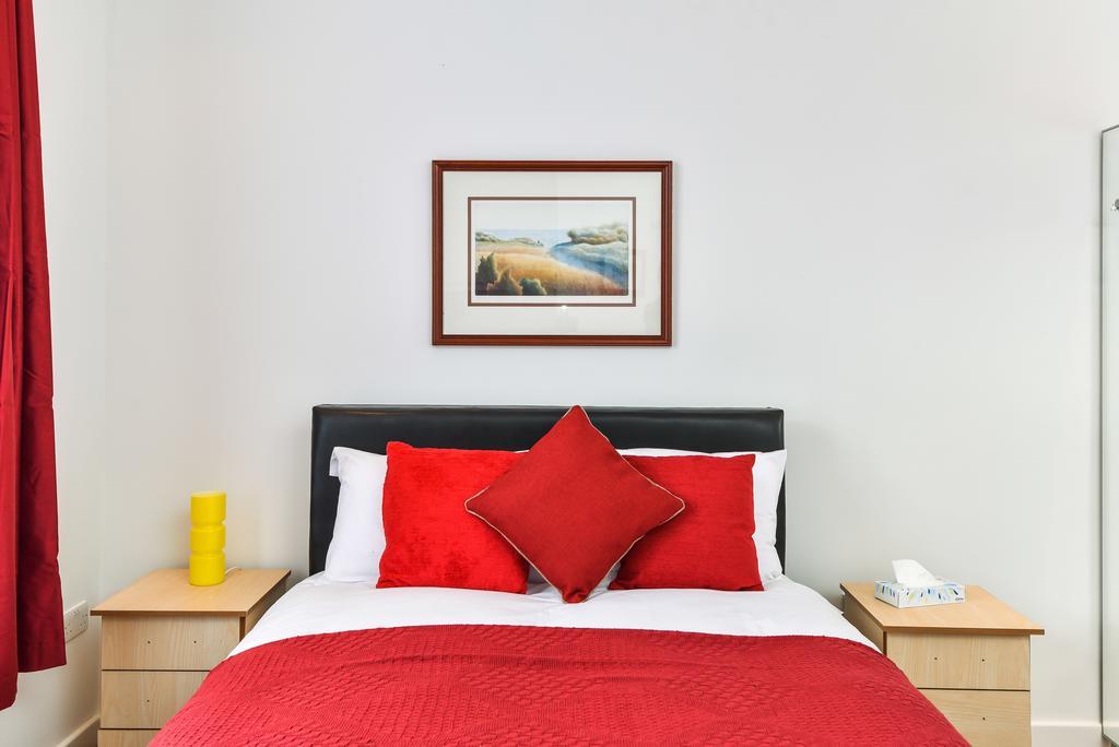 Riverbank Stay London Eksteriør bilde
